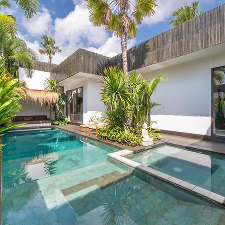 Villa Yogi Surf 3 Canggu Bagian luar foto