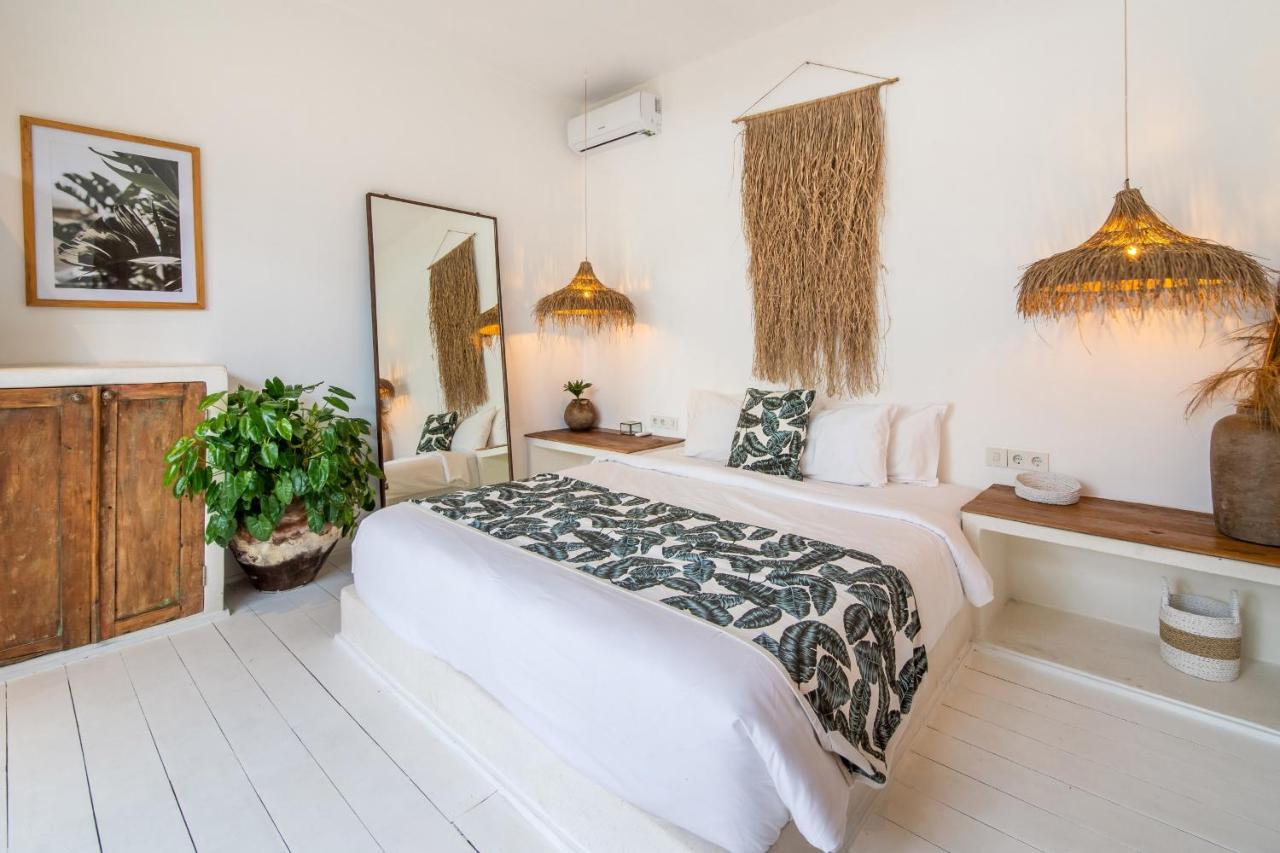 Villa Yogi Surf 3 Canggu Bagian luar foto